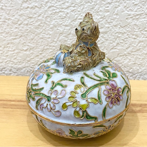 Vintage NYCO Nikki Yassaman White Bear Trinket Box Faberge Enameled Art Figurine - Picture 7 of 15